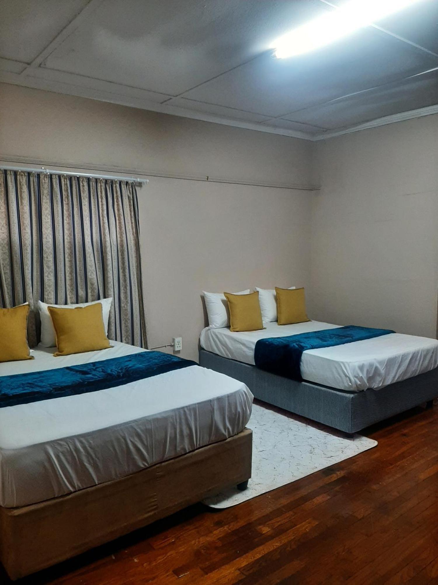 Triple S Guest House Kaapstad Buitenkant foto