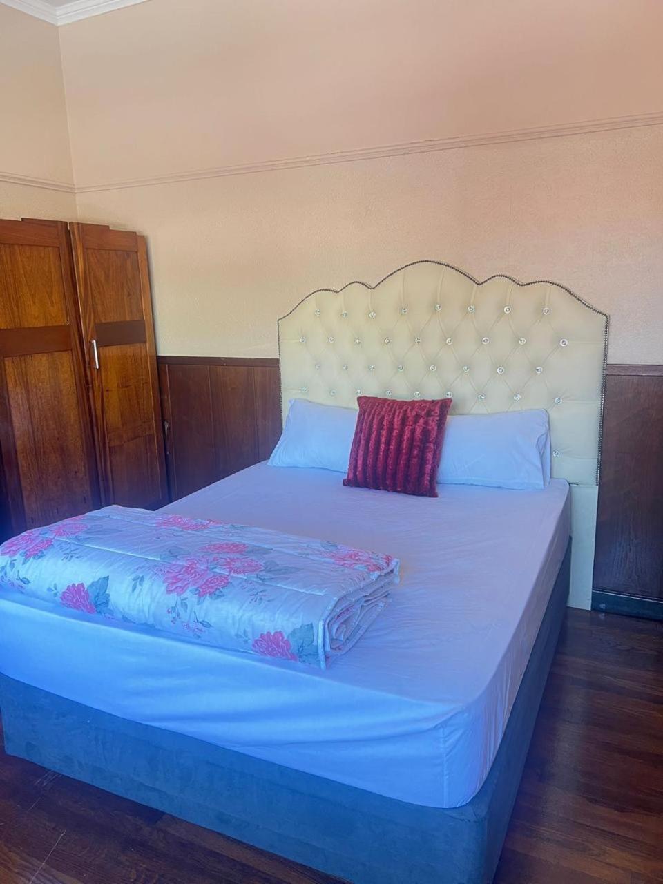 Triple S Guest House Kaapstad Buitenkant foto